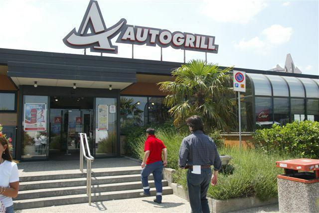 Rosignano, Autogrill cerca tre baristi al punto vendita Fine Est 