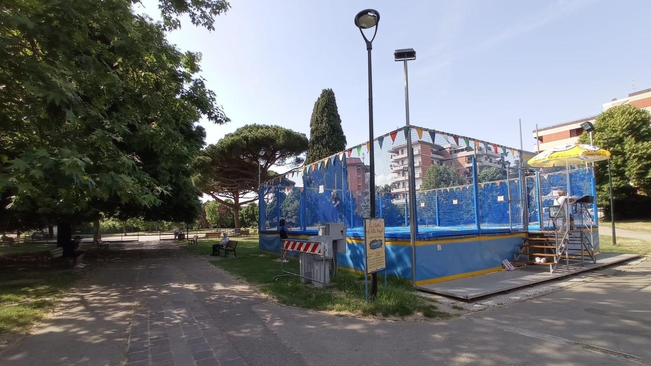Bulli all’Isolotto, nuova rissa. I residenti: «Li abbiamo fermati noi, erano già cominciati a volare gli schiaffi»