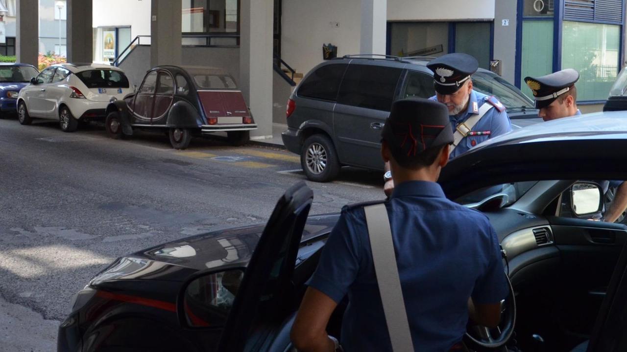 Ubriaco e drogato si ribalta con l'auto e sbatte su una vettura in sosta: denunciato 50enne di Samassi