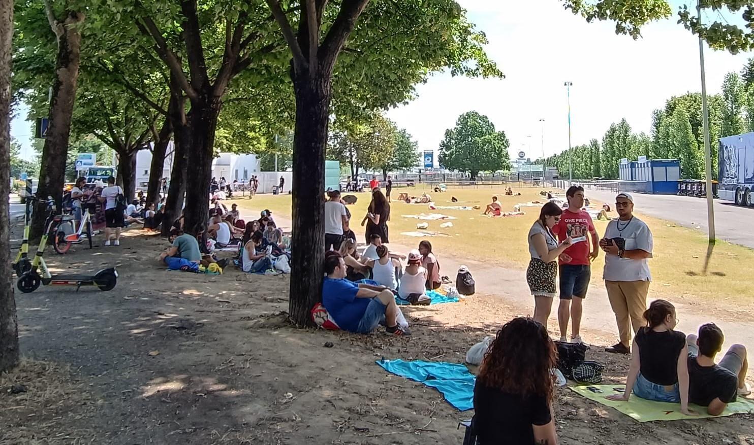 «Questa sera tutti al Campovolo». A Reggio Emilia la marea dei fan di Laura Pausini