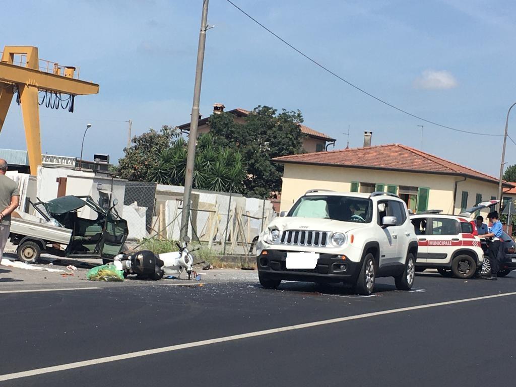 Incidente sull'Aurelia a Querceta, feriti in tre: grave un 61enne 