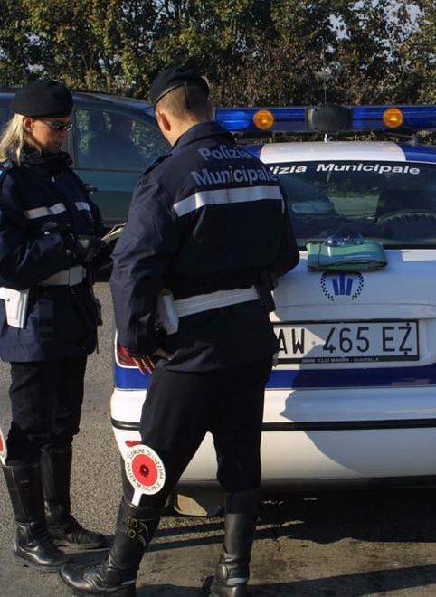 Guastalla, dopo anni di violenza in famiglia ha portato via due figli: arrestato 