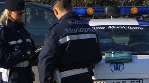 Guastalla, dopo anni di violenza in famiglia ha portato via due figli: arrestato