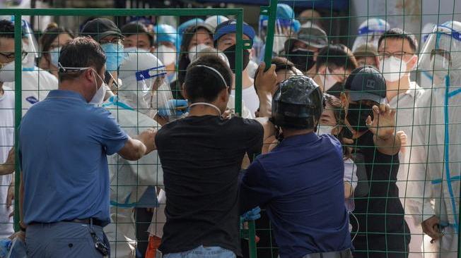 Covid: Shanghai, verso lockdown per 2,7 milioni di residenti