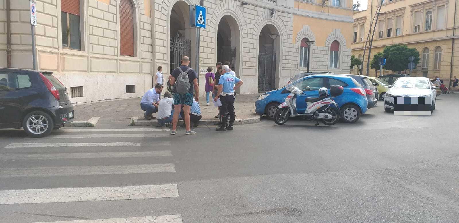 La signora soccorsa per strada