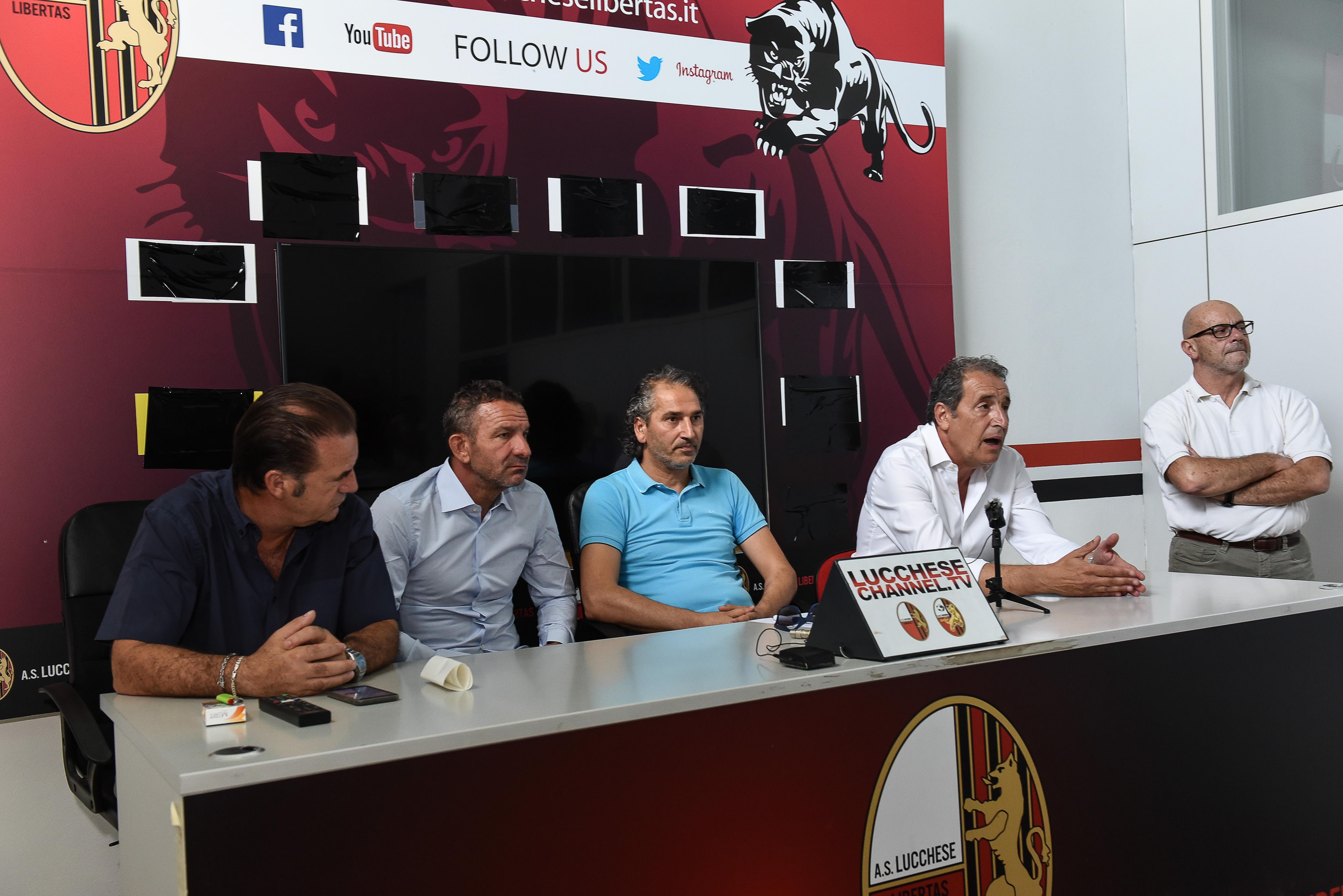 Da sinistra Alessandro Vichi, Bruno Russo, Daniele Deoma e Mario Santoro in una foto scattata nell’estate del 2019 quando iniziò l’avventura della nuova As Lucchese 1905