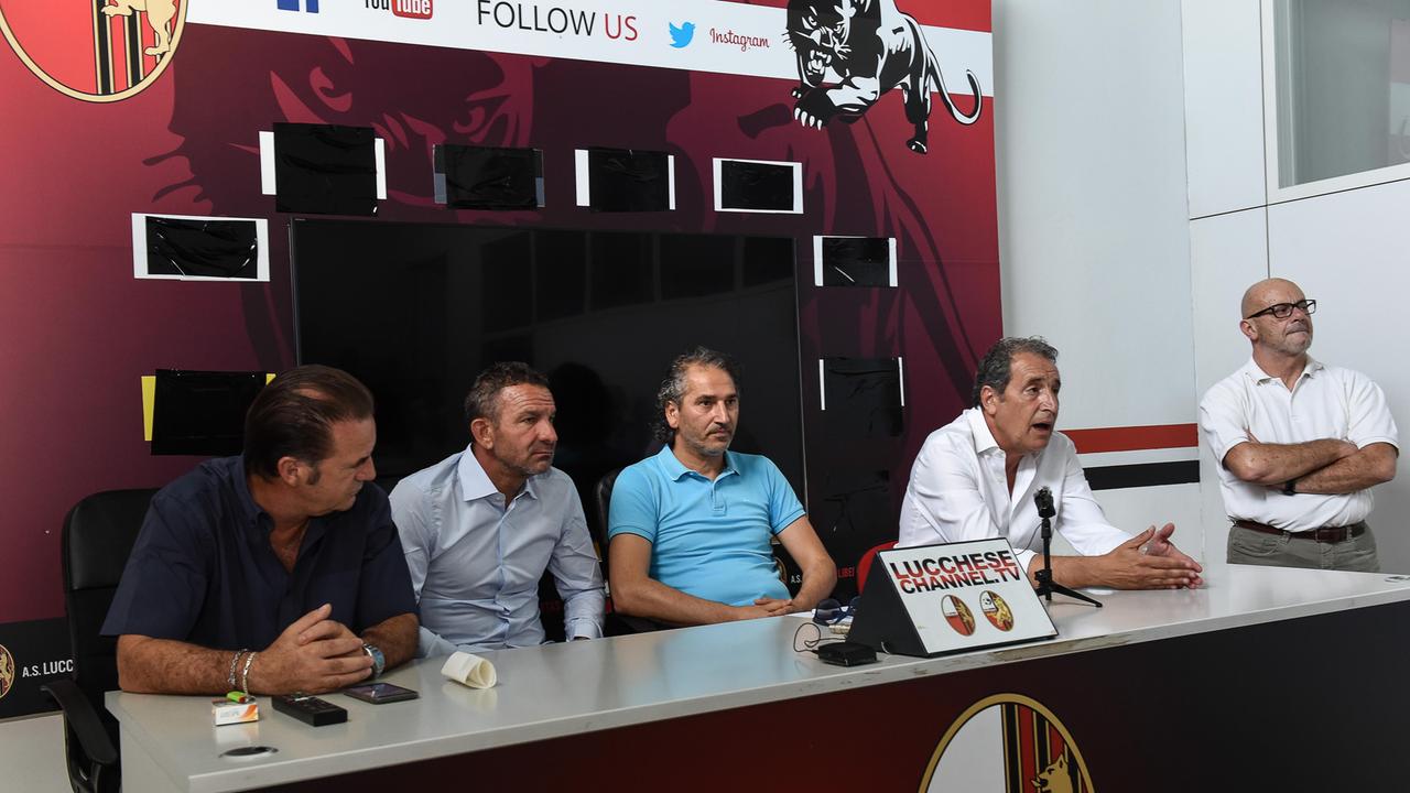 Da sinistra Alessandro Vichi, Bruno Russo, Daniele Deoma e Mario Santoro in una foto scattata nell’estate del 2019 quando iniziò l’avventura della nuova As Lucchese 1905