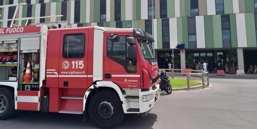 Fiamme all’ospedale S. Jacopo di Pistoia: le ipotesi e l'incendio scoppiato nella "saletta"