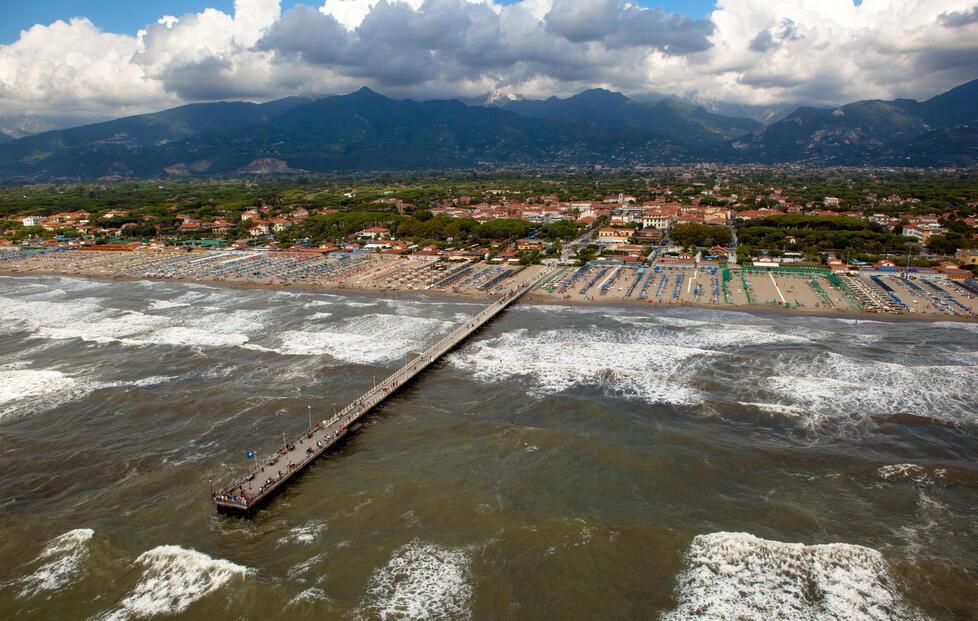 Forte dei Marmi fotografata da Massimo Sestini