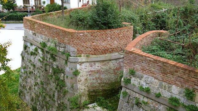 l bastione del Barbagianni che si trova tra via del Borghetto e via Gioberti