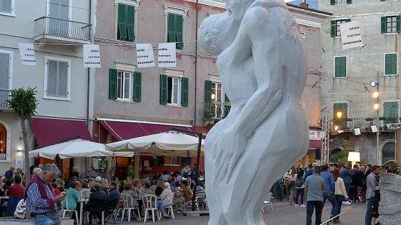 White Carrara, l’arte imprevedibile di Giuseppe Veneziano e Franko B.