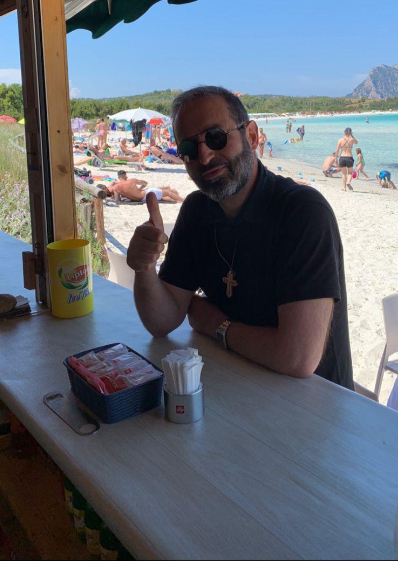 San Teodoro, il parroco si fa garante per ristoranti e pizzerie