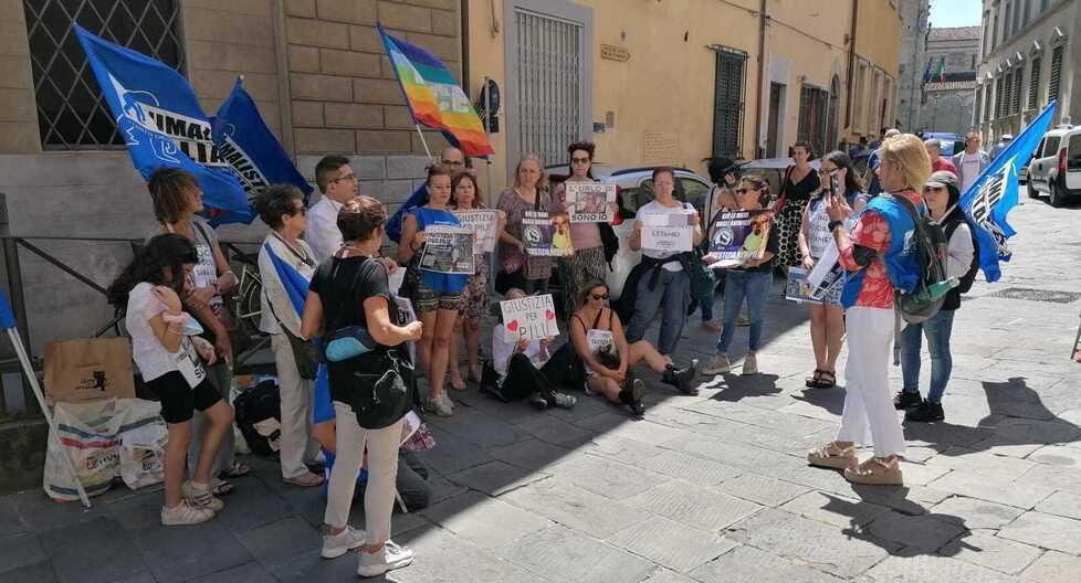 "Come torturò la cagnolina Pilù": le immagini in tribunale e la condanna, ecco la sentenza
