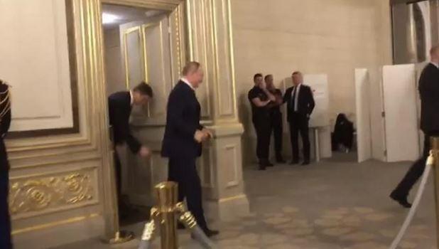 Putin e il mistero degli agenti segreti russi che raccolgono feci e urine del presidente durante i viaggi all'estero