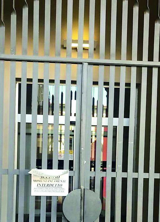 I residenti di San Lorenzo in rivolta « Punto prelievi da riaprire subito»