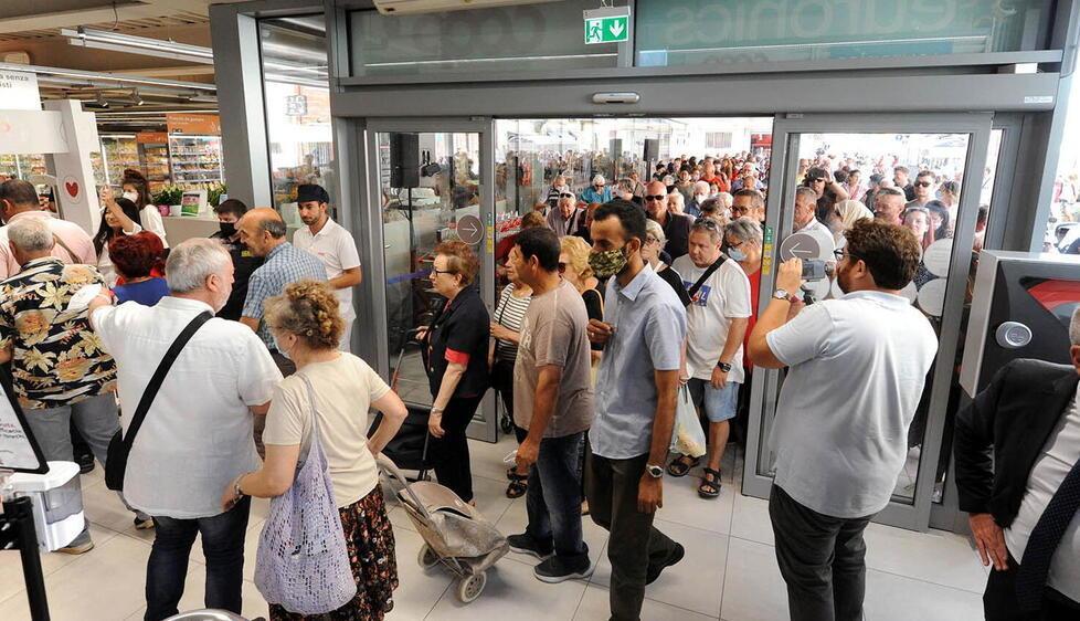 Ressa al nuovo negozio Coop di via Gori: più di 300 scontrini in un’ora 