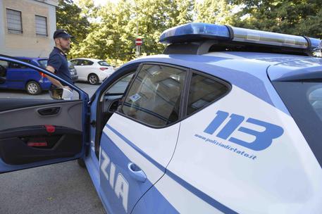 Cassette di gamberoni a 100 euro a un anziano, ma era un imbroglio: denunciato a Cagliari