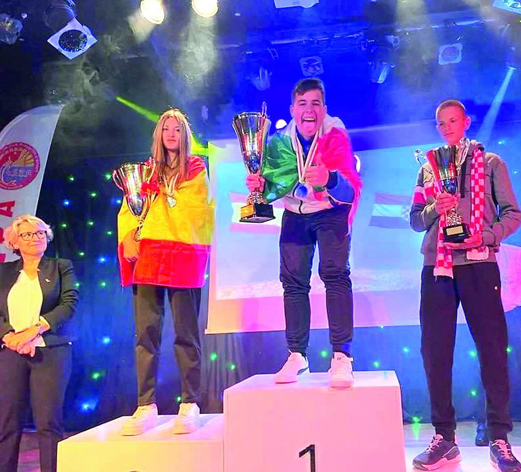 Campione del mondo di pesca surfcasting viene da Cascina