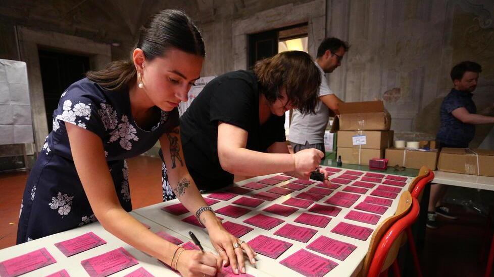Lucca, aperti i seggi per scegliere il sindaco: domani lo scrutinio