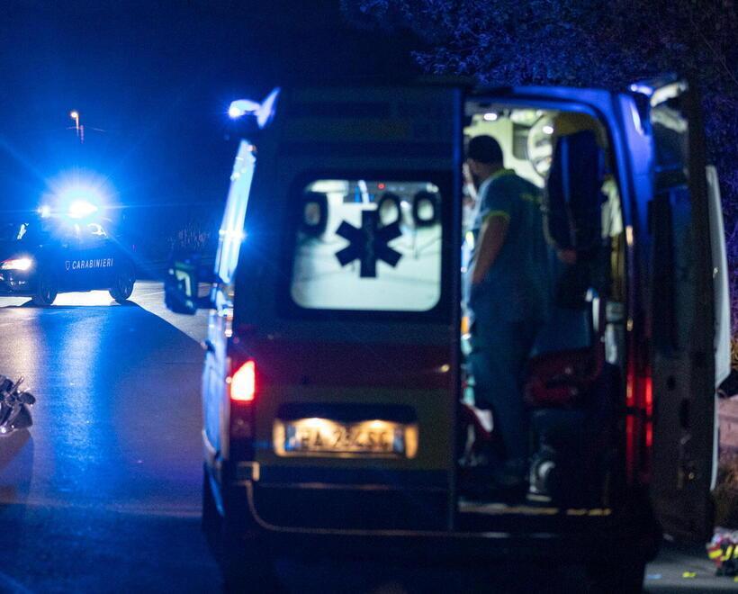 Si schianta contro il guardrail: in coma motociclista di 51 anni 