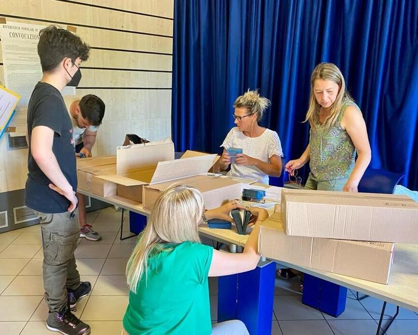 Comunali; al voto 10mila elbani Seggi aperti oggi dalle 7 alle 23 