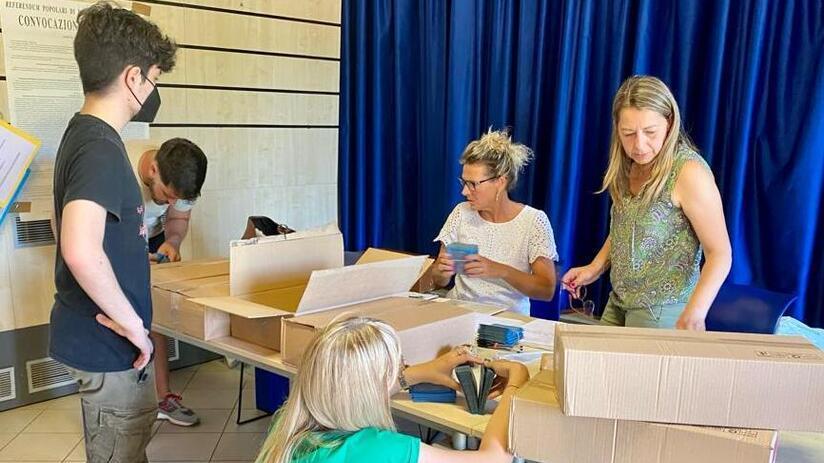 Comunali; al voto 10mila elbani Seggi aperti oggi dalle 7 alle 23