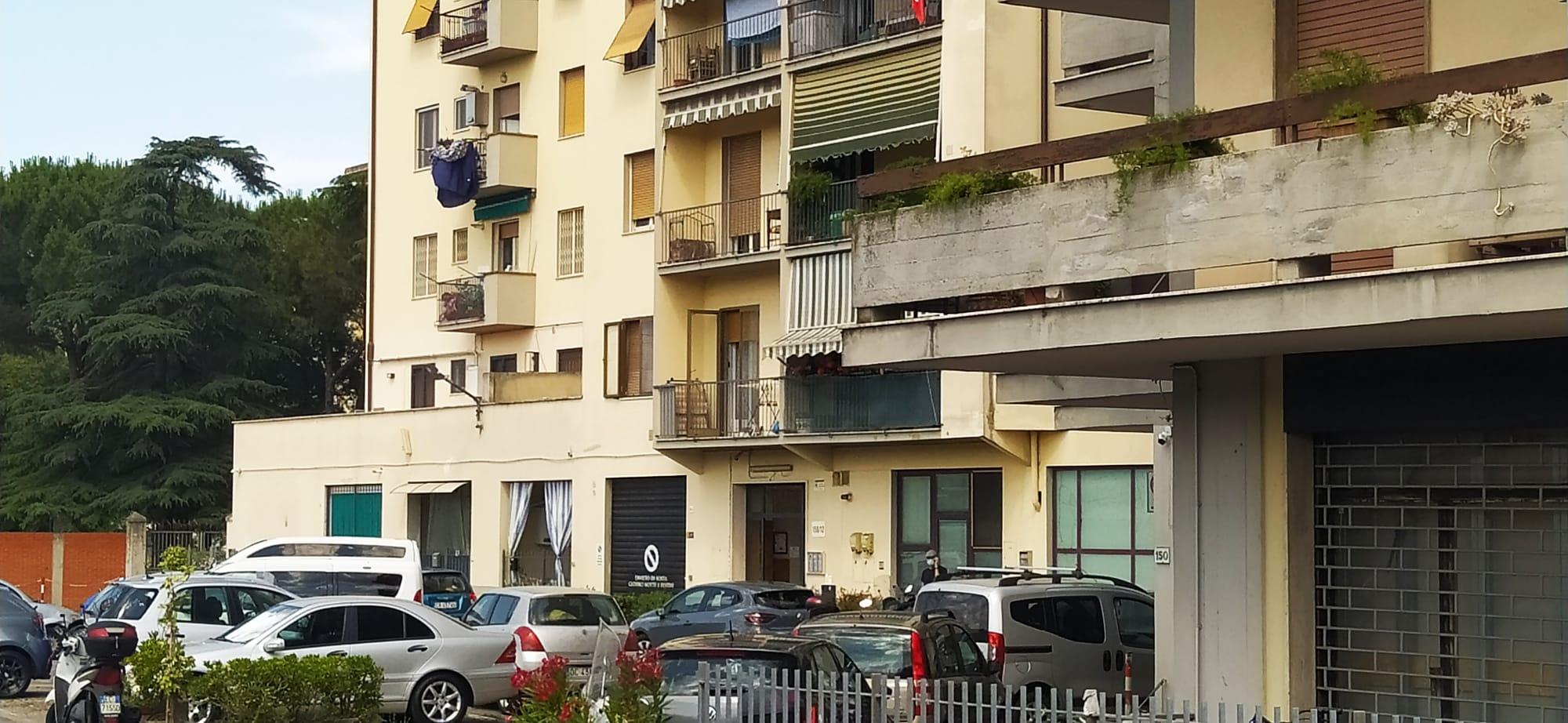 Il palazzo dove è avvenuta la sparatoria