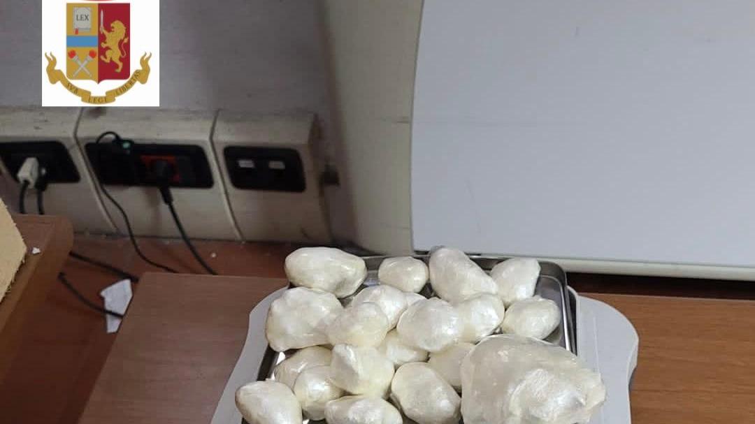 Reggio Emilia: spacciatore nasconde la cocaina nel seggiolino del bambino