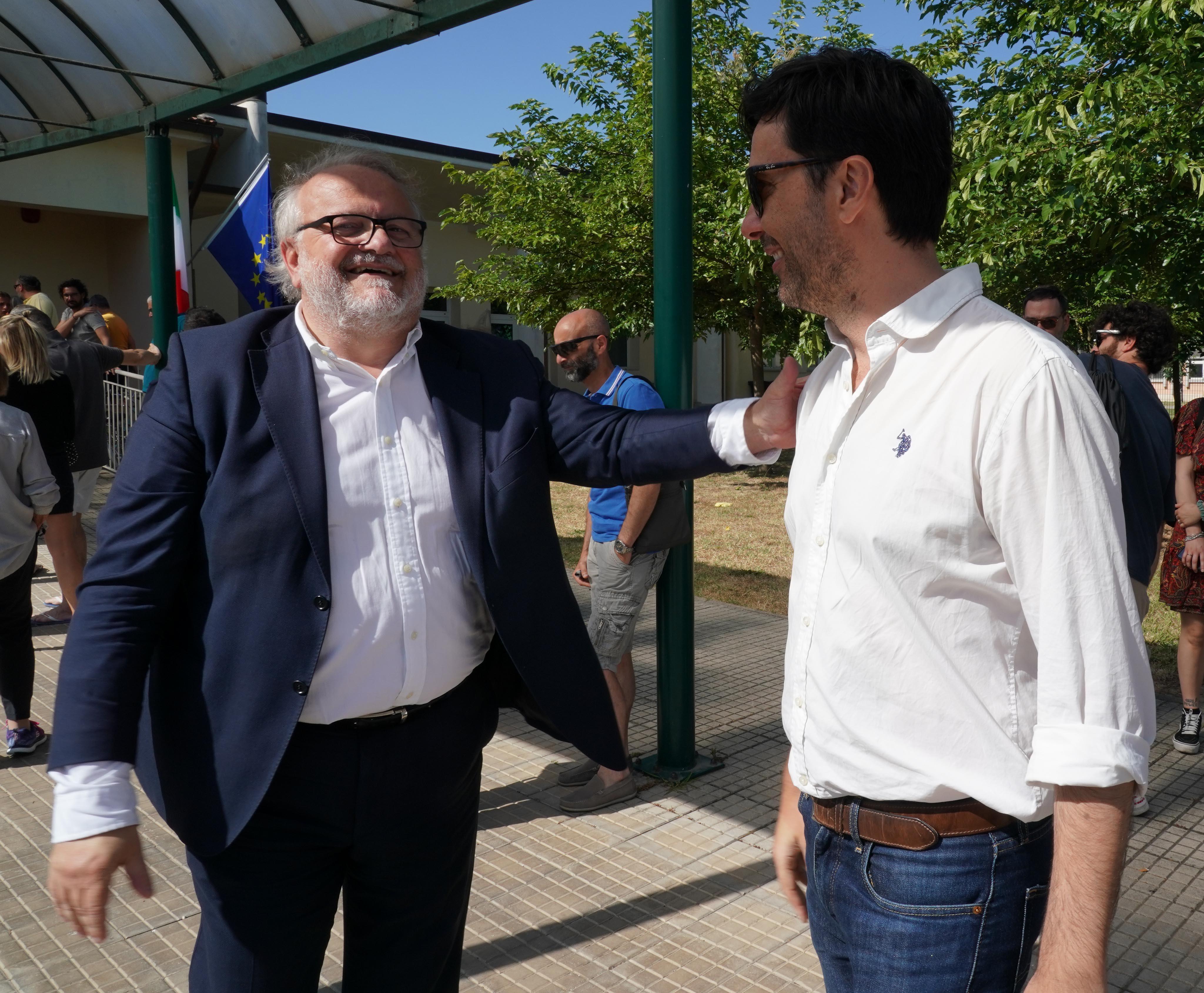 Elezioni a Bientina, Carmassi festeggia il bis e punzecchia Guidi: "Farà opposizione di destra o di sinistra?" - Video