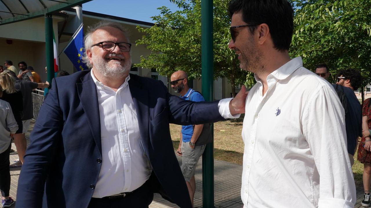 Elezioni a Bientina, Carmassi festeggia il bis e punzecchia Guidi: "Farà opposizione di destra o di sinistra?" - Video