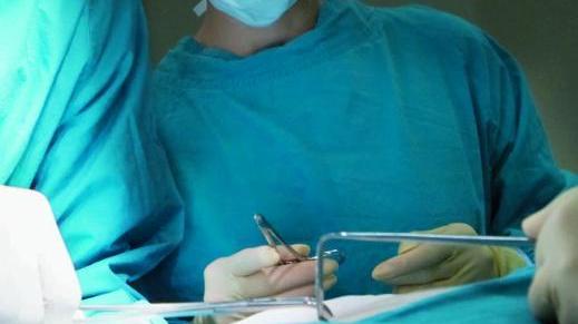 Morto a 66 anni per un intervento inutile, l'ospedale di Pisa risarcisce gli eredi