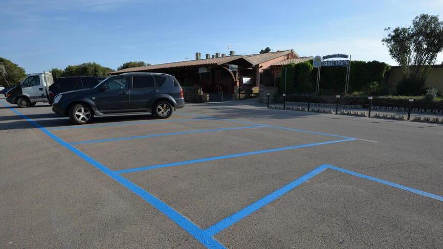 Stalli blu a Principina a mare: «No alla gabella da 5 euro»