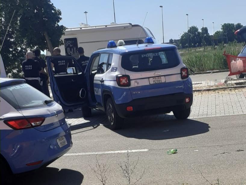 Modena Insediamenti nomadi abusivi: in azione questura e polizia locale in via Emilia Ovest e Divisione Acqui 