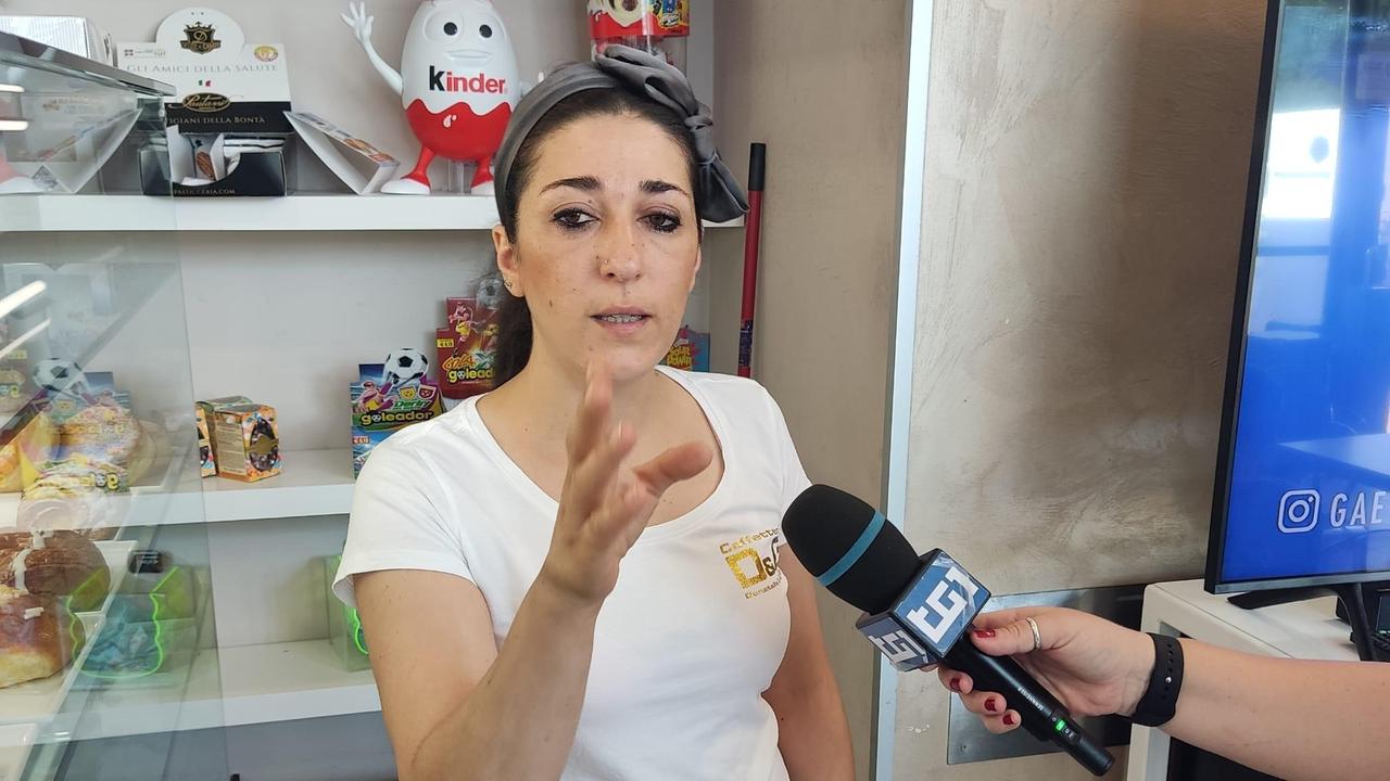 Femminicidio a Castelfranco, la barista e Montefusco dopo il delitto: «Era coperto di sangue, ha voluto il cellulare e si è seduto in strada»