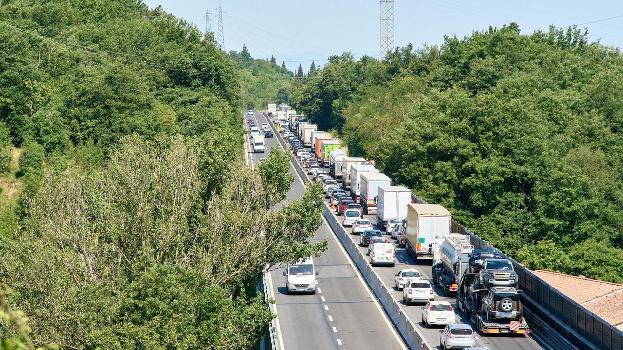 Addio code in città entro il 2026, Giorgetti: «Ecco la nostra strategia»