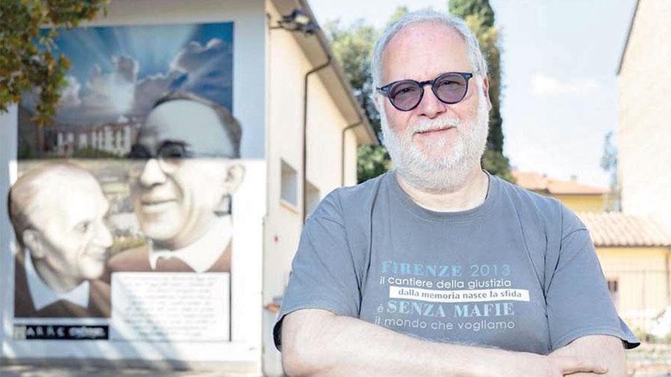 Don Andrea Bigalli è il parroco di Sant’Andrea in Percussina e referente per la Toscana dell’associazione Libera