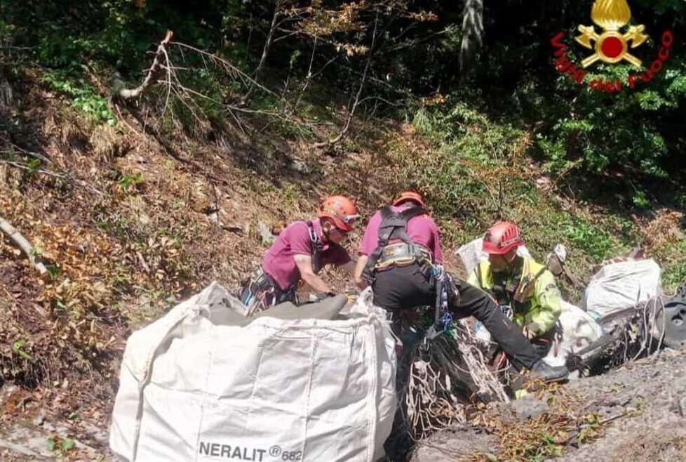 Villa Minozzo, recuperati tutti i resti dell’elicottero precipitato 
