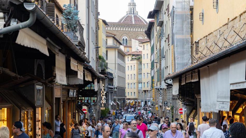 Un’immagine di via Por Santa Maria, dove si è consumata la tentata rapina ai danni dei due studenti statunitensi