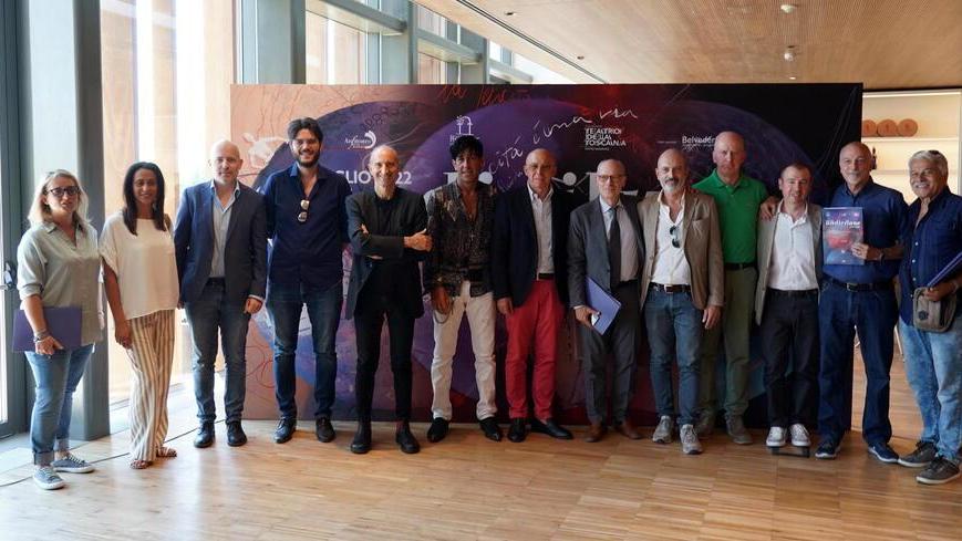 “11Lune” diventa maggiorenne e festeggia con tanti grandi nomi