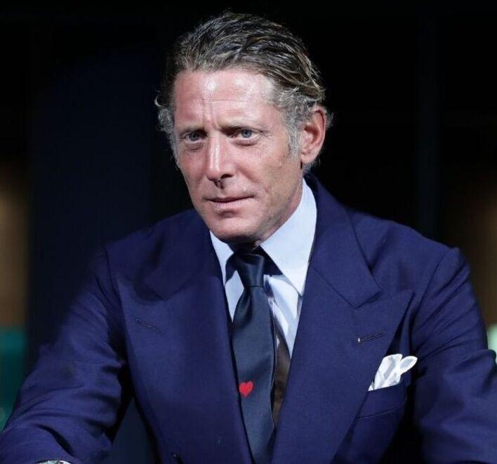 Lapo Elkann, intervistato da Il Tirreno ha detto la sua su Piaggio e sulla famiglia Colaninno