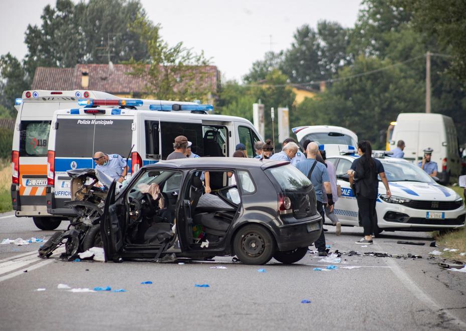 Carpi, schianto con cinque feriti 