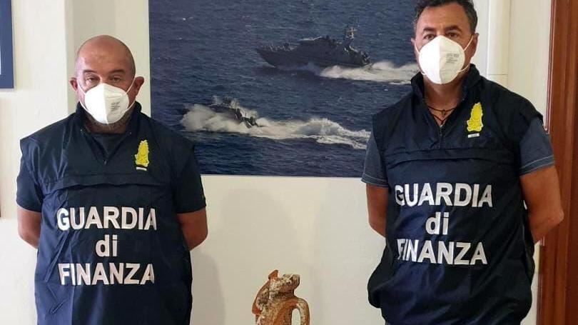L'anfora sequestrata
