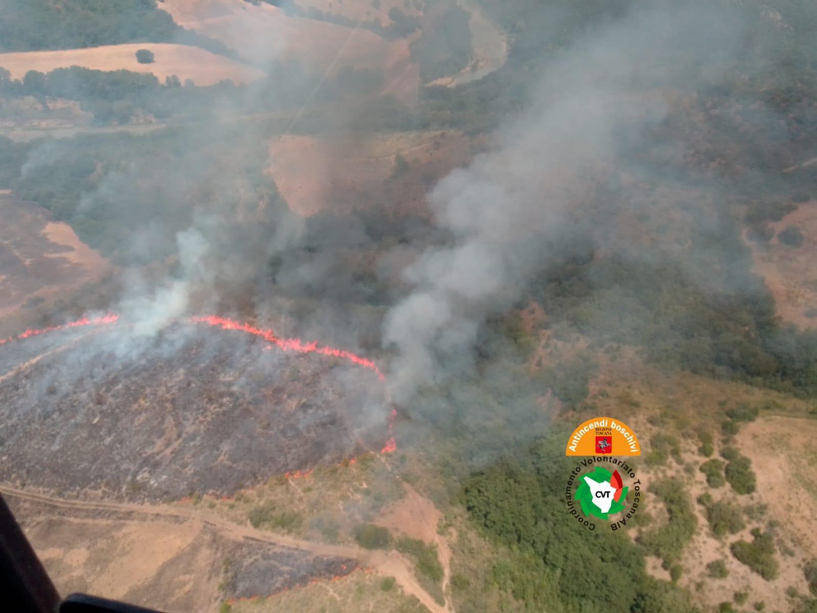 L'incendio a Cinigiano