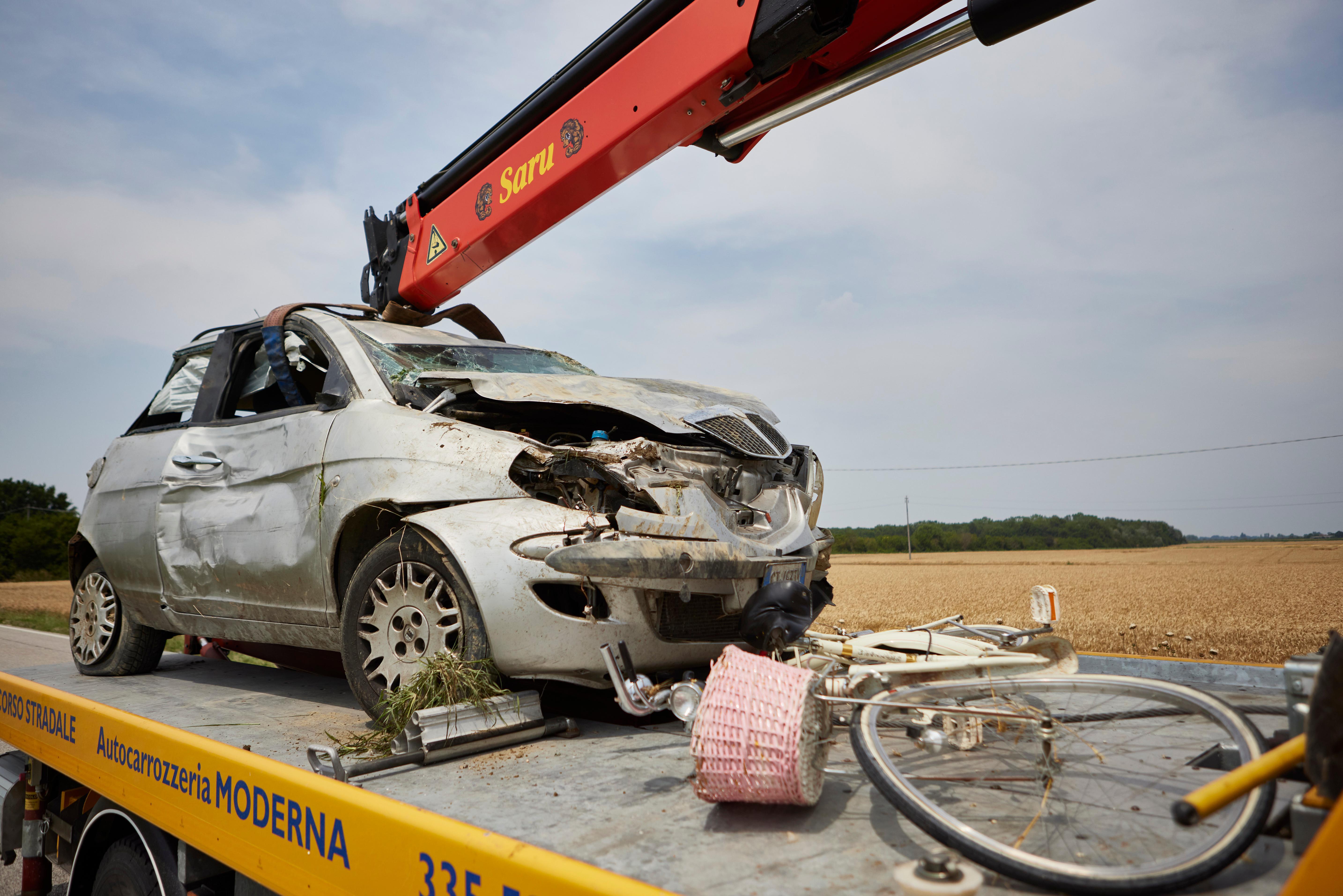 Bando, tamponata da un'auto in bicicletta: muore una donna di 64 anni