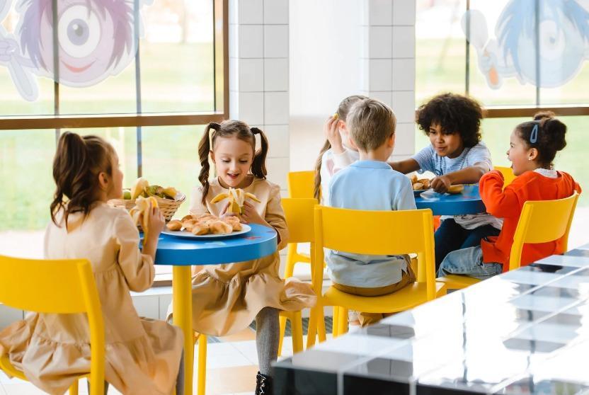 Pnrr, altri nove milioni per 17 mense di Reggio Emilia e provincia. Spinta sul tempo pieno 