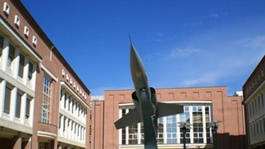 Unimore, il 94% dei laureati trova lavoro entro un anno Ma lo stipendio è di soli 1.400 euro