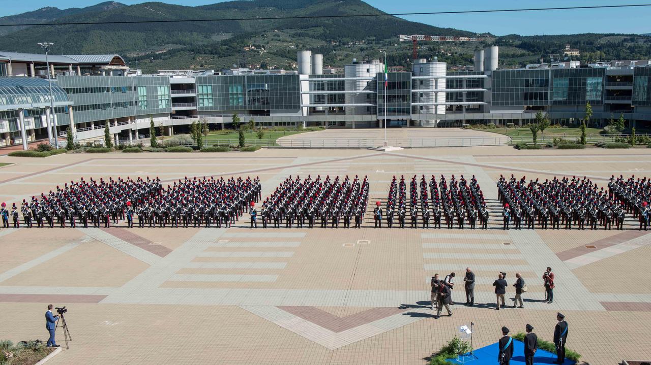 Firenze, saluto romano alla festa dei carabinieri: indagini interne dell'Arma
