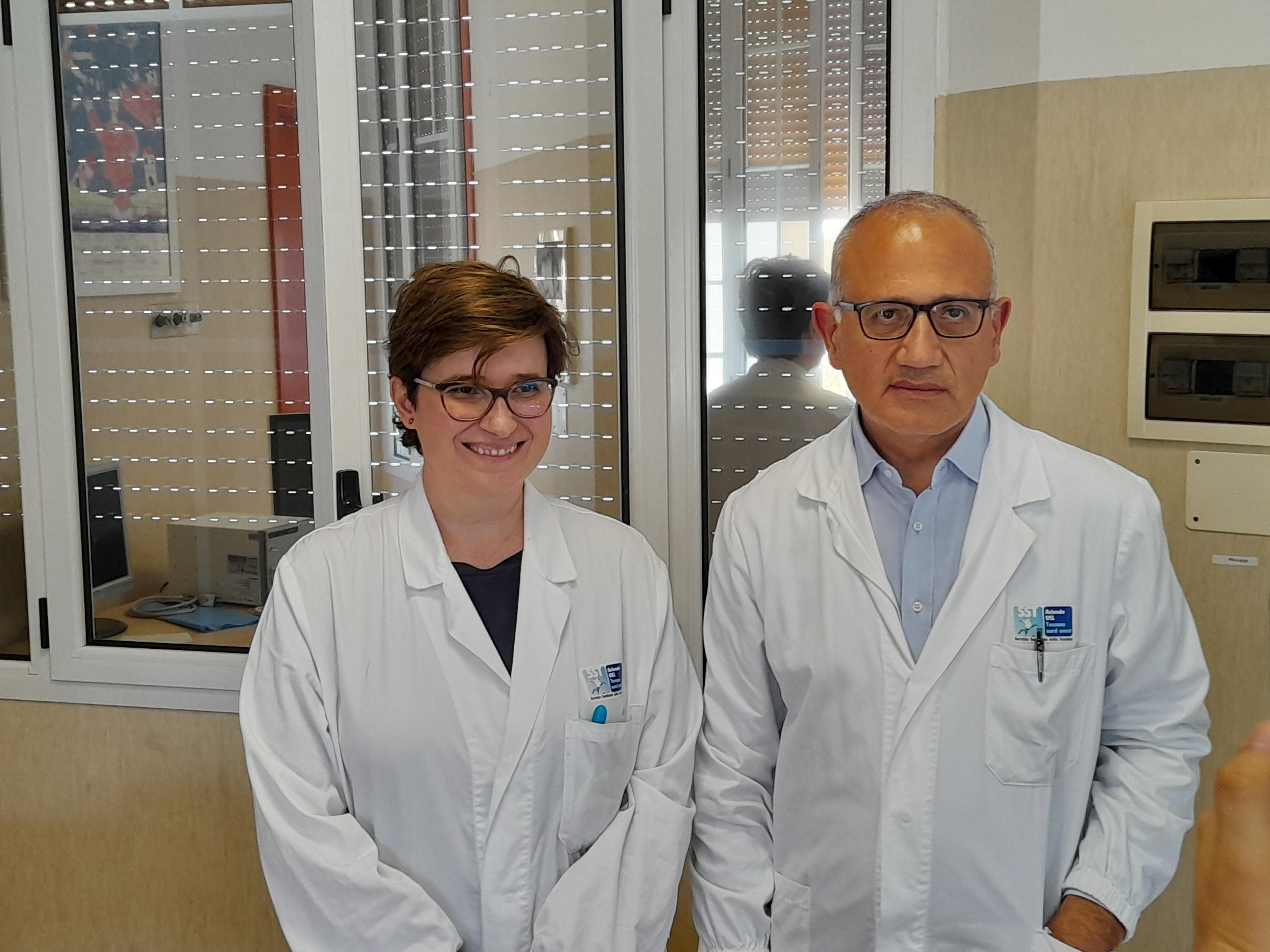 Il primario del reparto di Neurochirurgia degli Spedali Riuniti Orazio Santonocito insieme alla dottoressa Anna Luisa Di Stefano