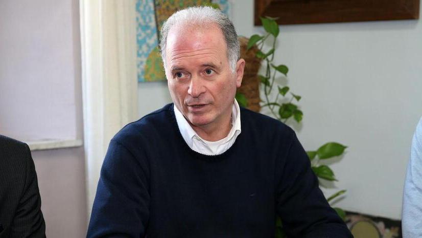 Lucca, il super preside del Fermi va in pensione dopo quarant’anni