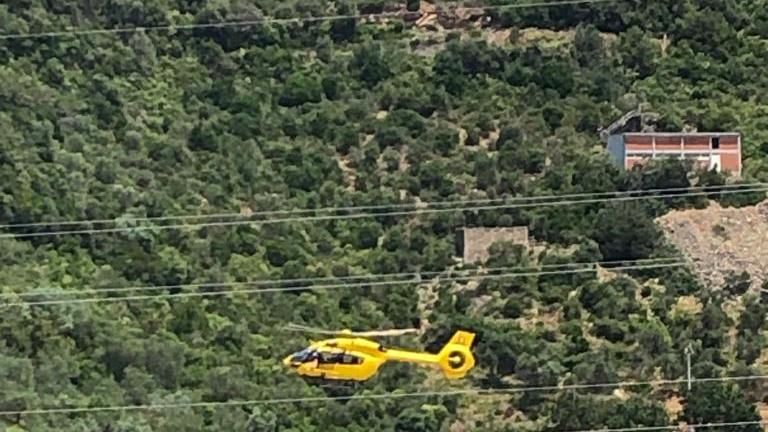 Cade con il parapendio per un problema alla vela: gravissimo ragazzo di 28 anni
